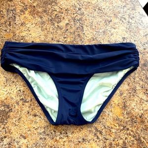 EUC women’s Victoria’s Secret swimsuit bottoms, bikini, size small Navy blue